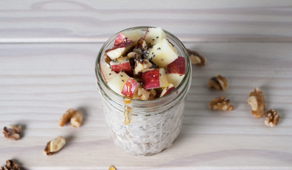 siggi's Icelandic-style yogurt: skyr - apple pie overnight oats