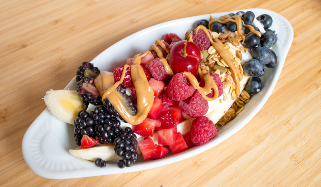 siggi's Icelandic-style yogurt: skyr - siggi’s banana split parfait